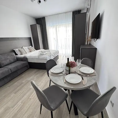 Mianelly Casa Del Mar Mamaia