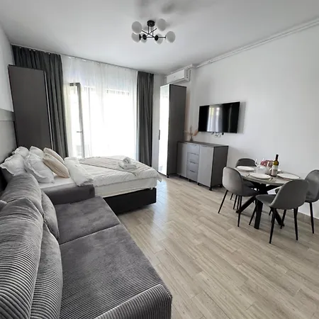 Mianelly Casa Del Mar Mamaia