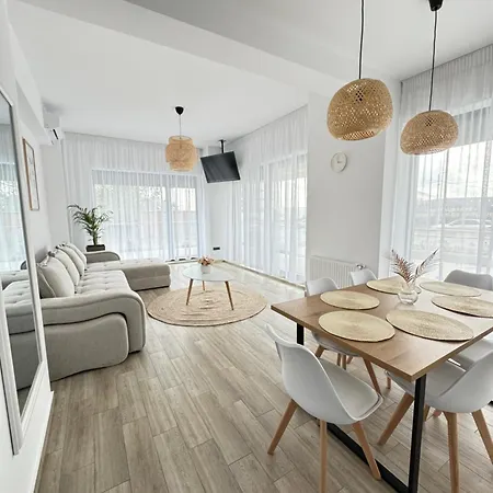 Mianelly Casa Del Mar Mamaia