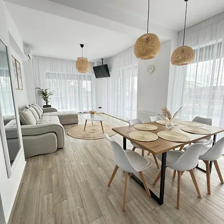 Mianelly Casa Del Mar Апартаменты *