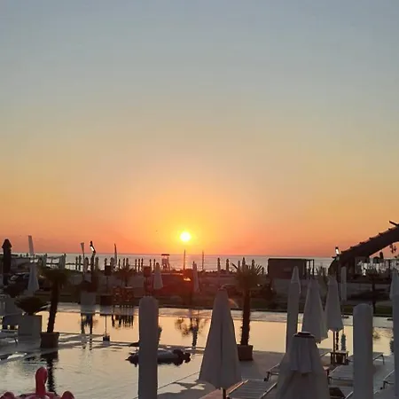 Mianelly Casa Del Mar *