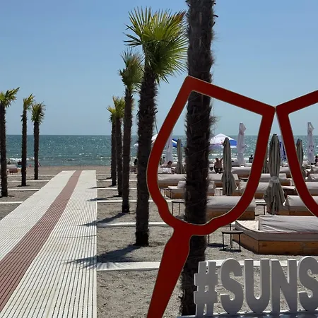 Mianelly Casa Del Mar *