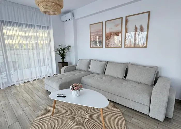 Mianelly Casa Del Mar מאמאיה