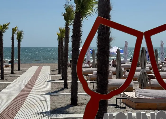 Mianelly Casa Del Mar *